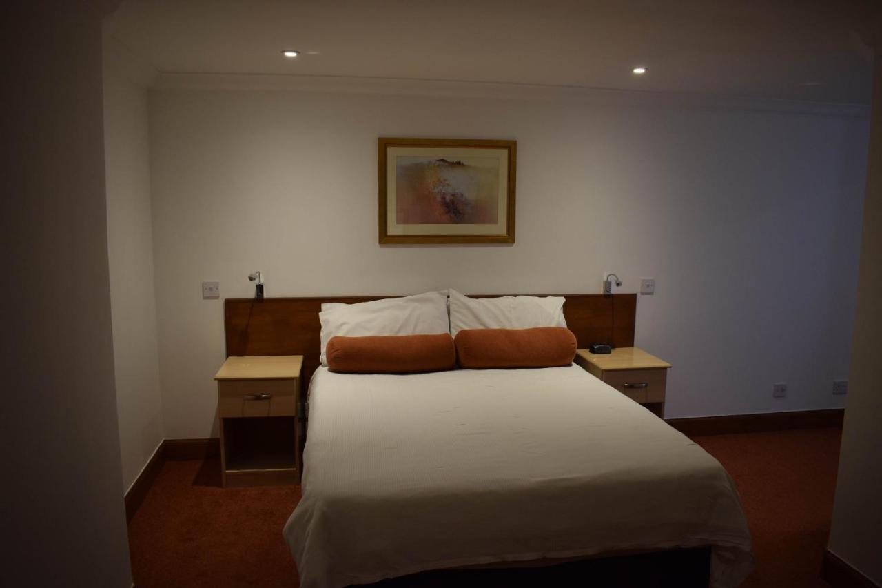 Golf View & Macintosh Restaurant 4*